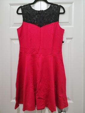 Sleeveless Sweetheart Red Midi Dress with Black Lace Yoke